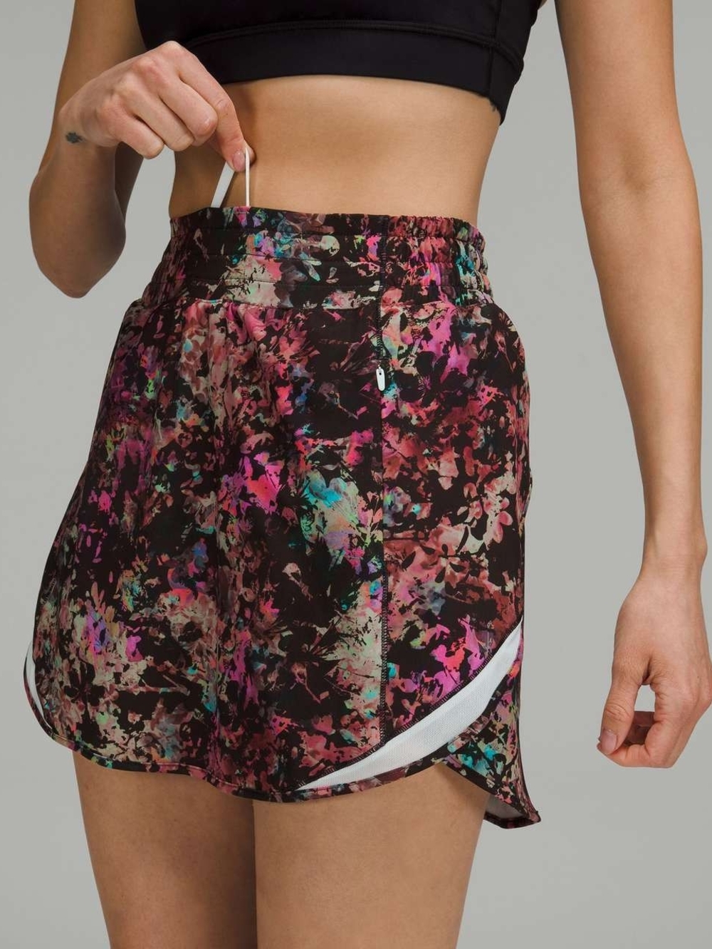 Lululemon Hotty Hot Hi Rise Skirt Stencil Blossom Red Size 4